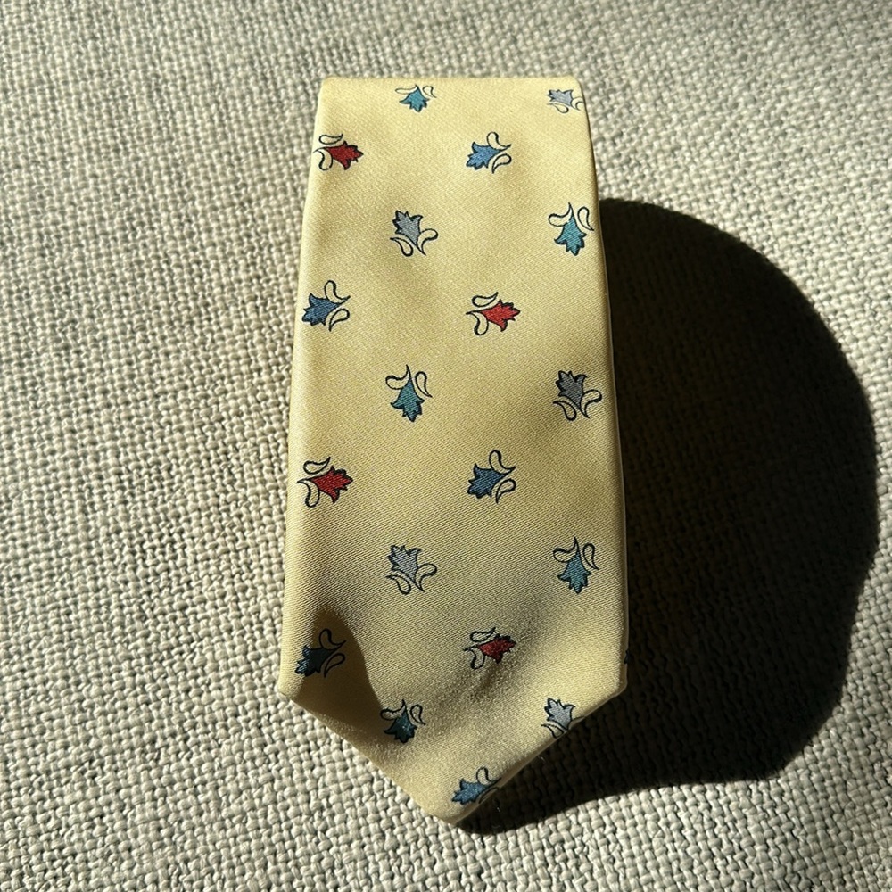 Christian Dior tie 100% silk flower print blue red